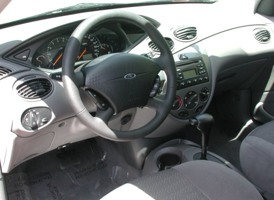 2001 Ford Focus ZX3 sangria красный