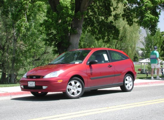 2001 Ford Focus ZX3 sangria красный