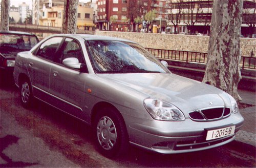 2000 Daewoo Nubira серебряный