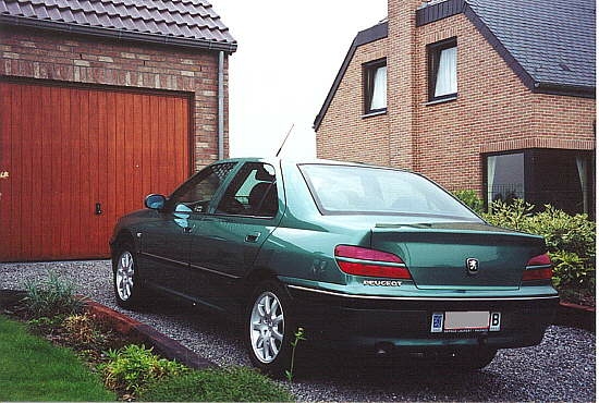 2000 Peugeot 406 зеленый