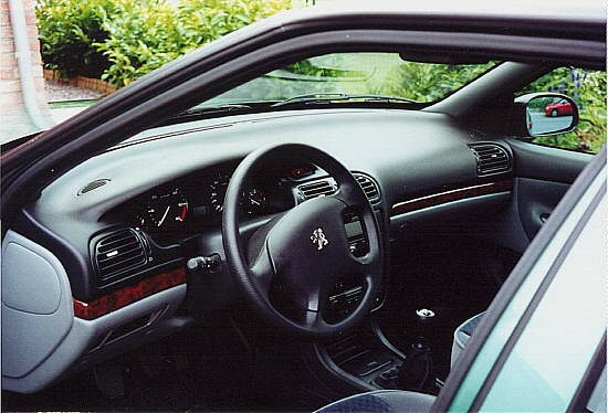 2000 Peugeot 406 зеленый